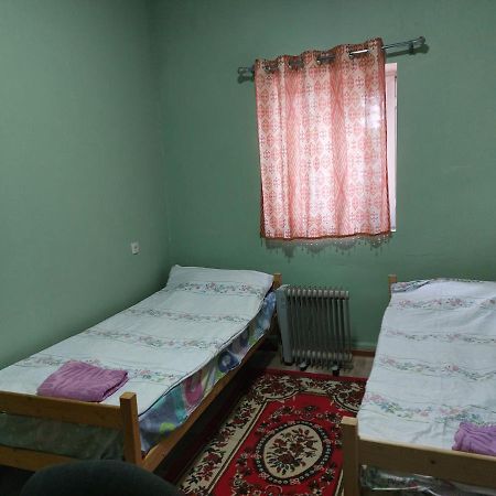 Konok Center Osh Hotel Bagian luar foto