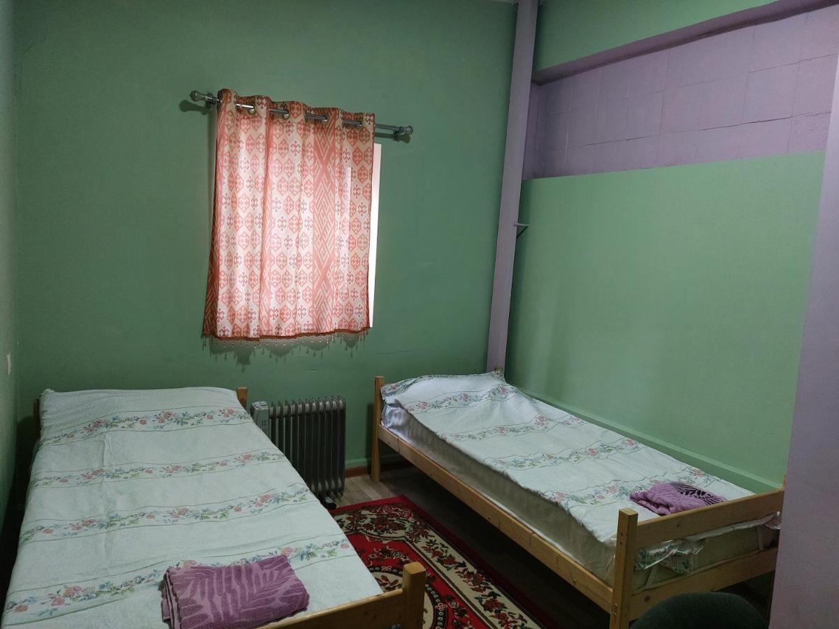 Konok Center Osh Hotel Bagian luar foto