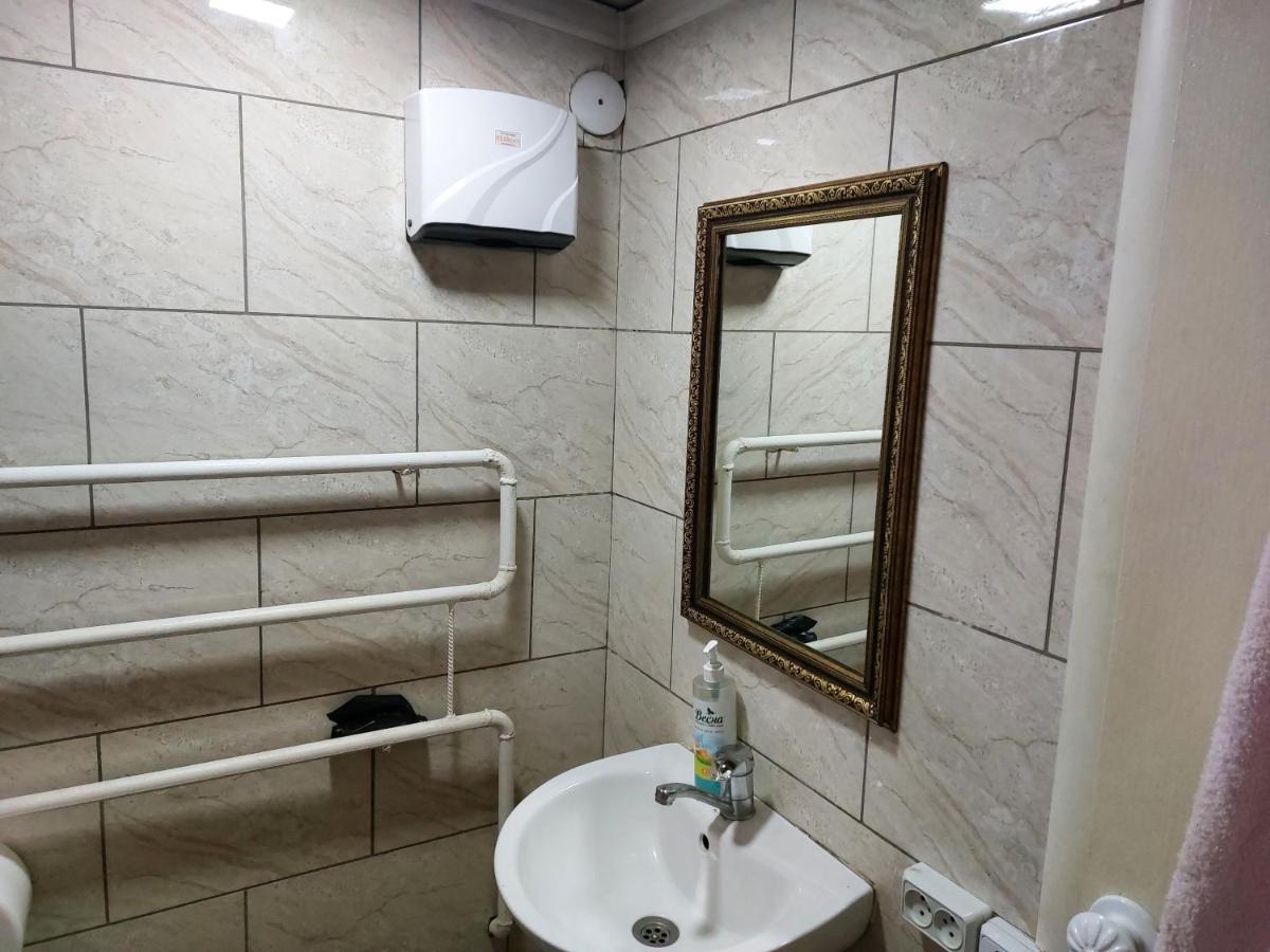 Konok Center Osh Hotel Bagian luar foto