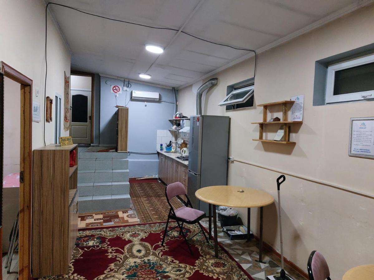 Konok Center Osh Hotel Bagian luar foto