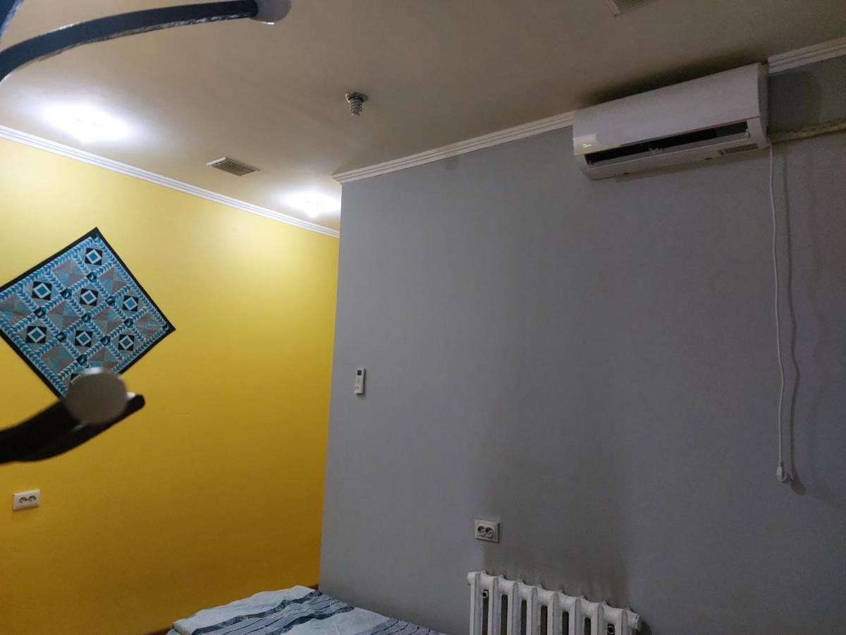 Konok Center Osh Hotel Bagian luar foto