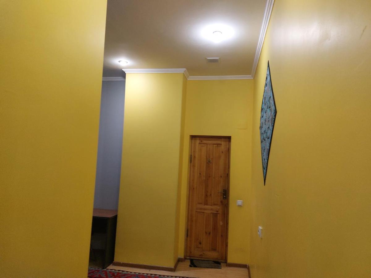 Konok Center Osh Hotel Bagian luar foto