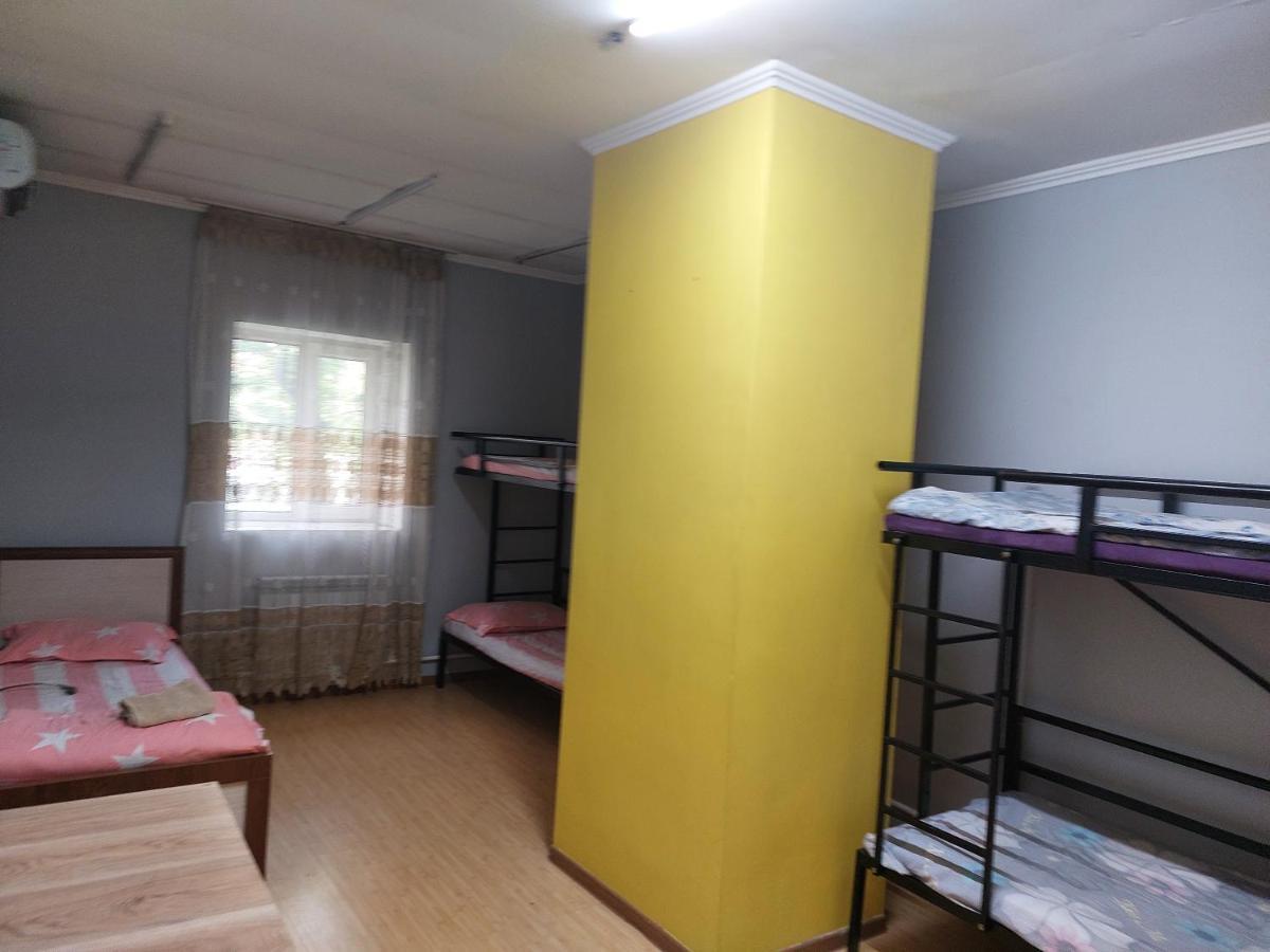 Konok Center Osh Hotel Bagian luar foto