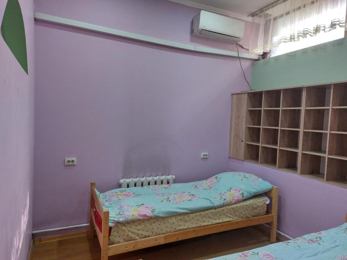 Konok Center Osh Hotel Bagian luar foto