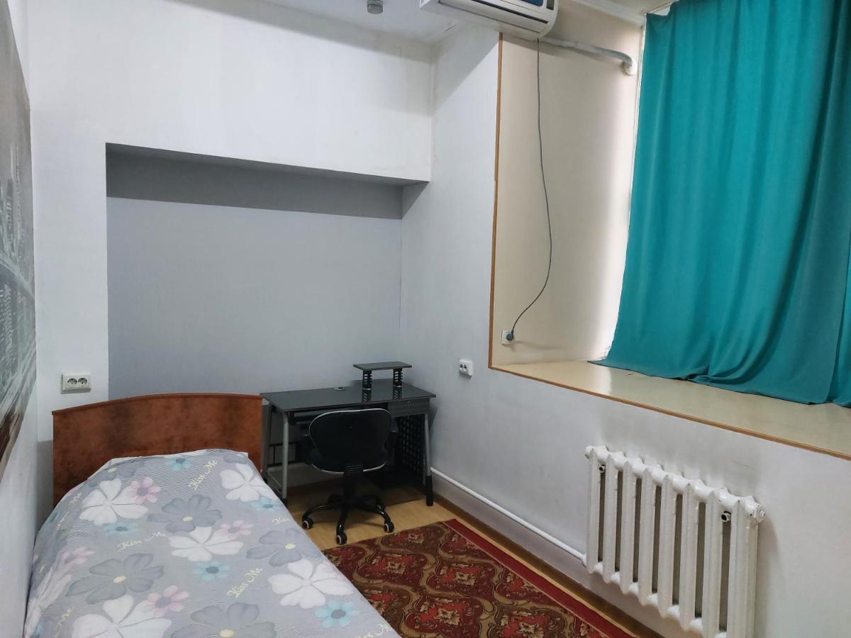 Konok Center Osh Hotel Bagian luar foto
