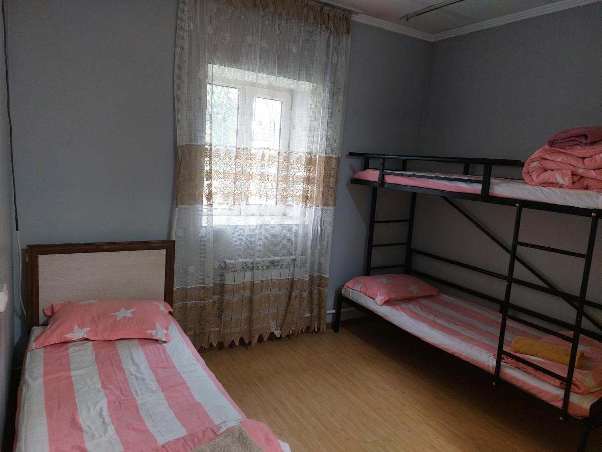 Konok Center Osh Hotel Bagian luar foto